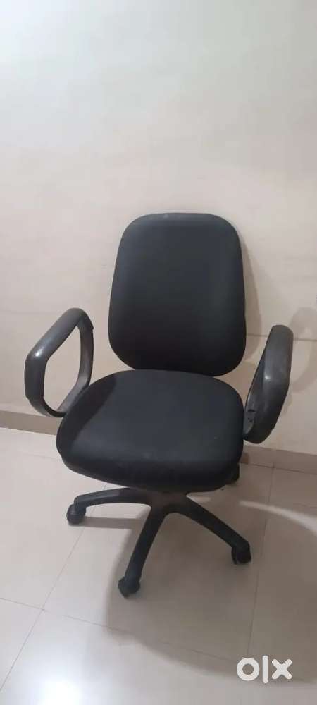 Revolving chair