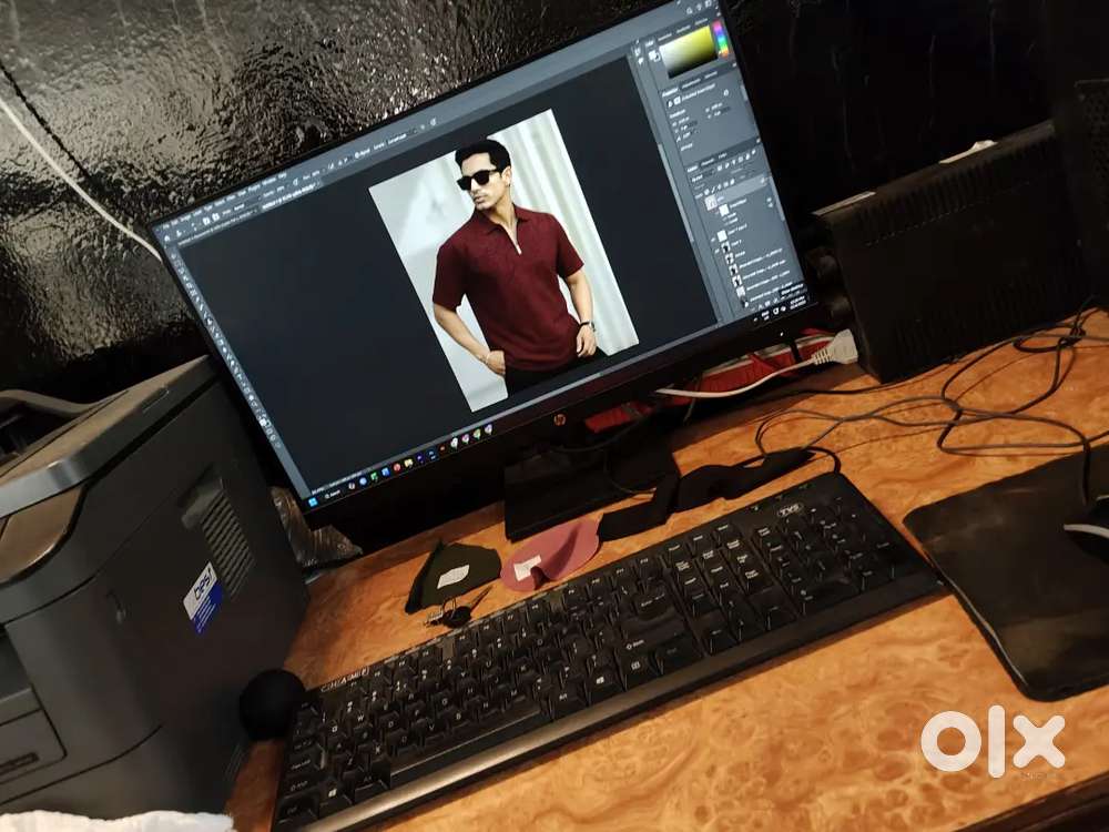 Graphic designer wanted 1 vackend available