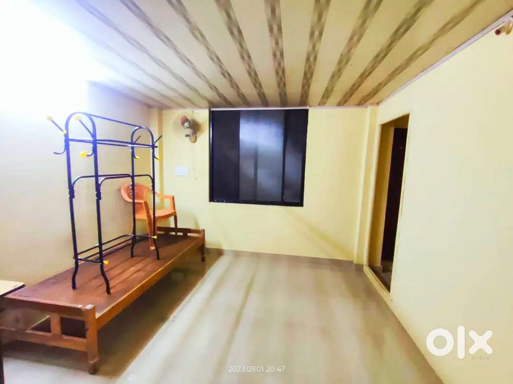 SINGLE BACHELOR: SEMI FURNISHED SINGLE ROOM RENT NEAR KAKKANAD