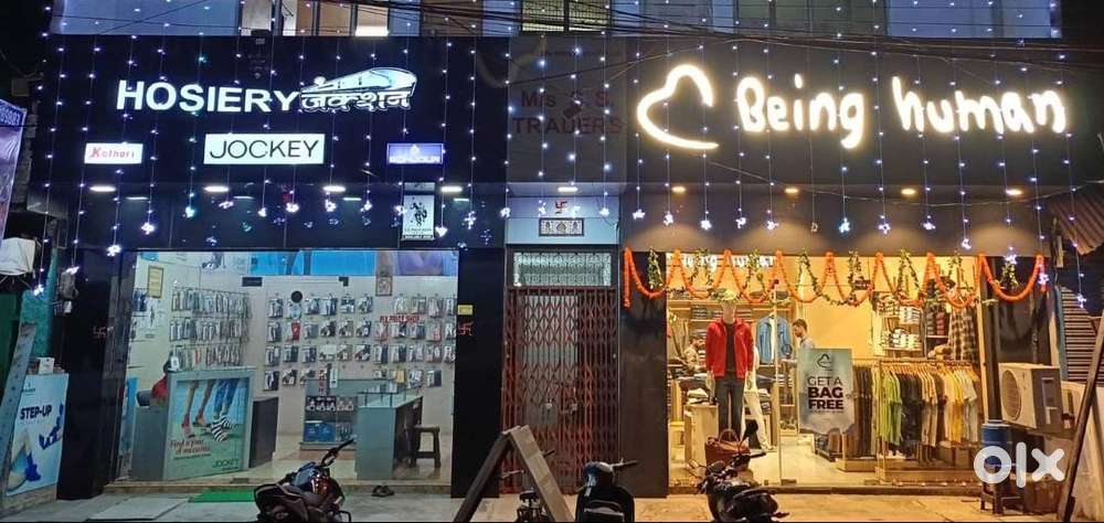 It's in the most prime location of city , showroom area