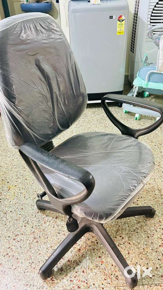 Revolving chair in vary good condition