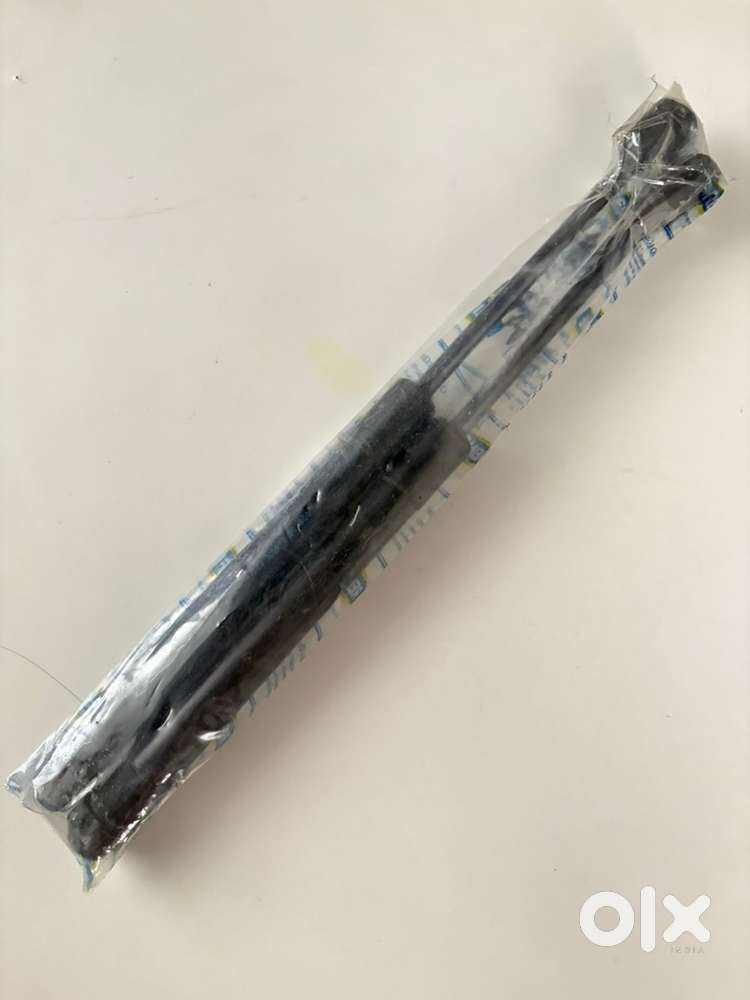 Audi A6 bonnet lifters