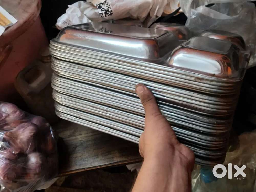 100 Plates very good condition
