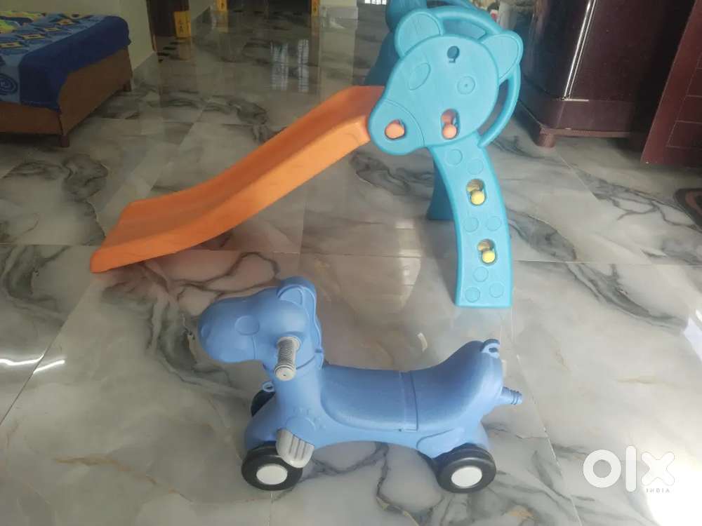 Kids playing items
