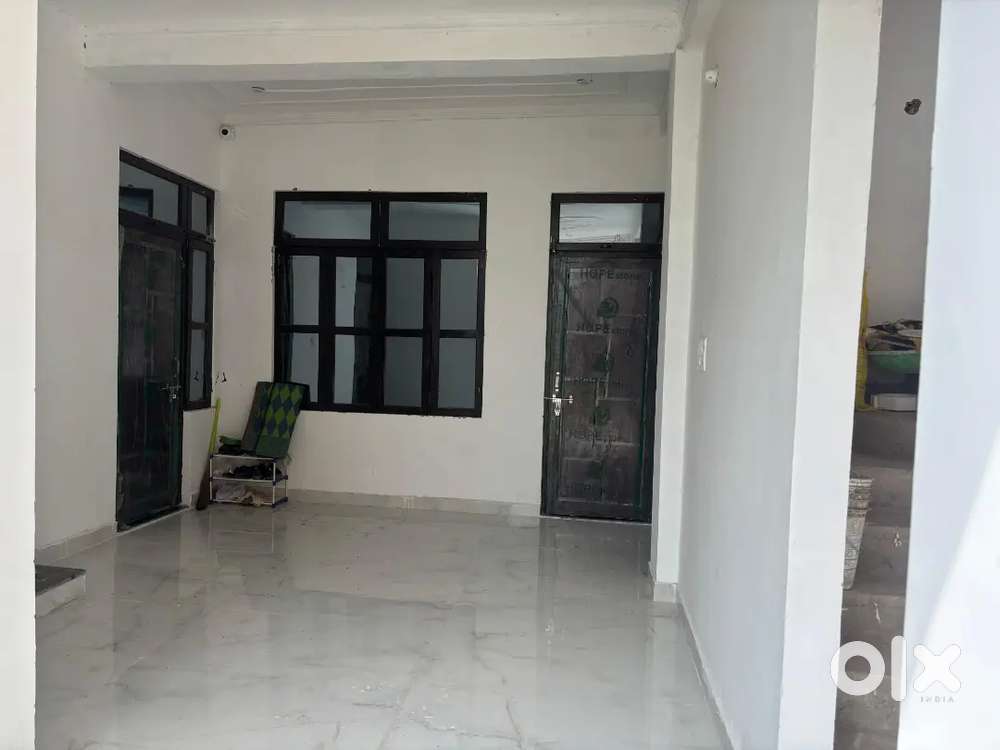 1 BK room for family and girls