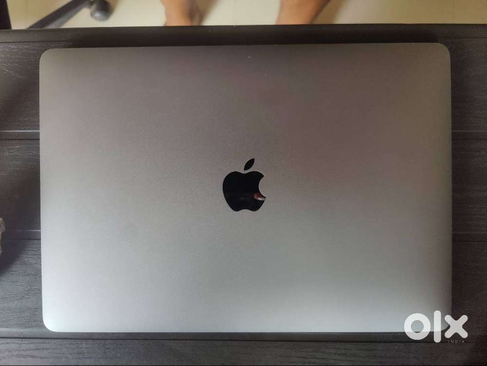 Macbook pro m2 2022 model