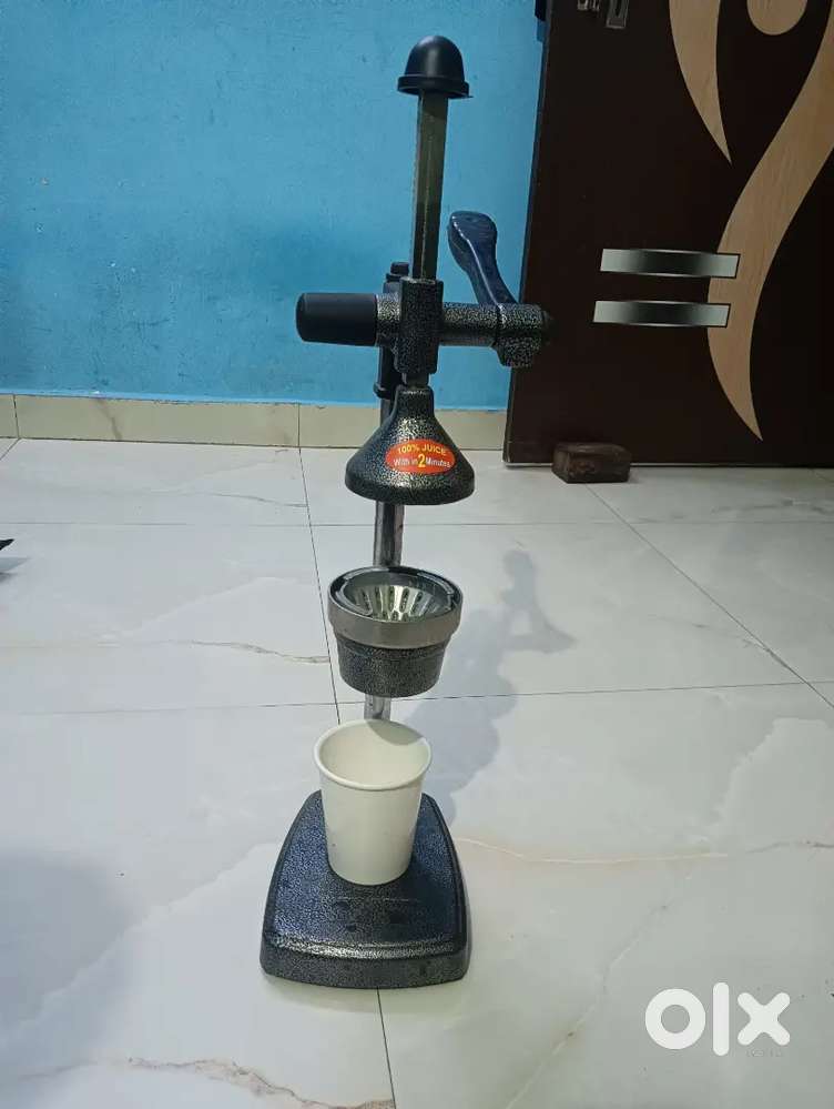 Strong Metal Juicer for Fresh Juice!