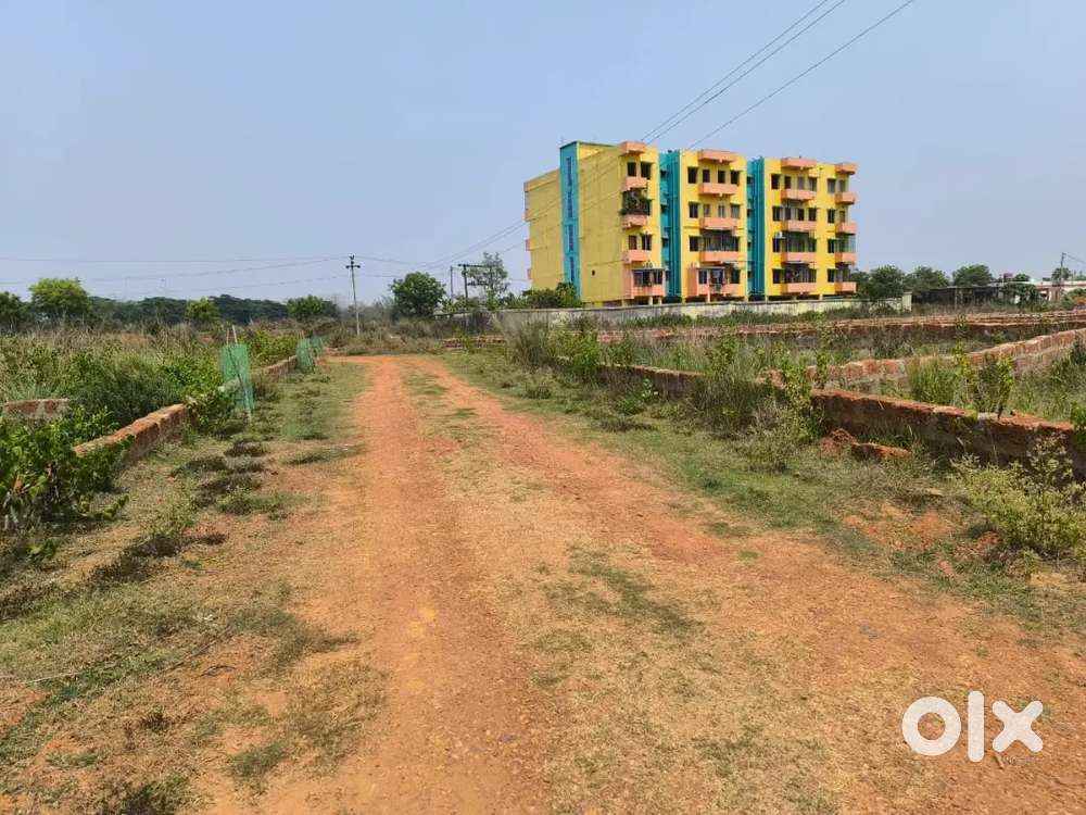 EastFaceGharabadi Plot Ready To Sale Imdtly