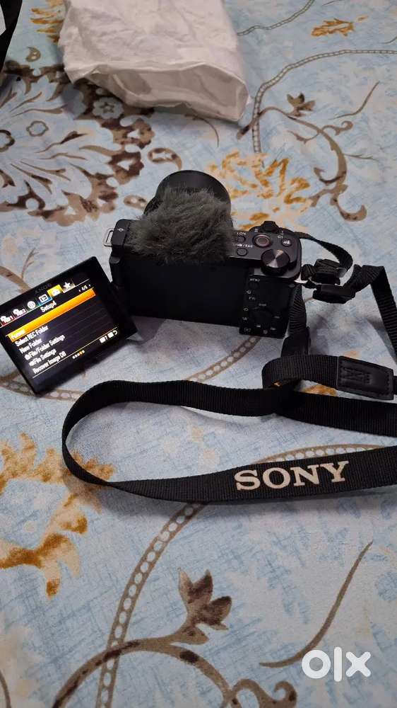 Sony zv e10 Mirror less Camera For Live Vloging and Captures