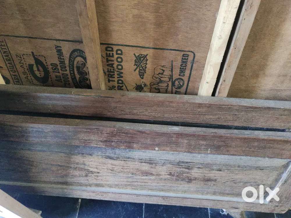 Strong wood teak wood bed