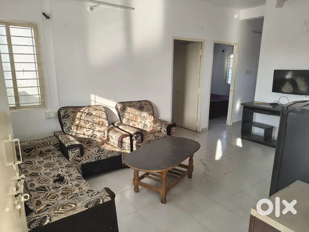 2 bhk flat fully furnished in trilanga colony