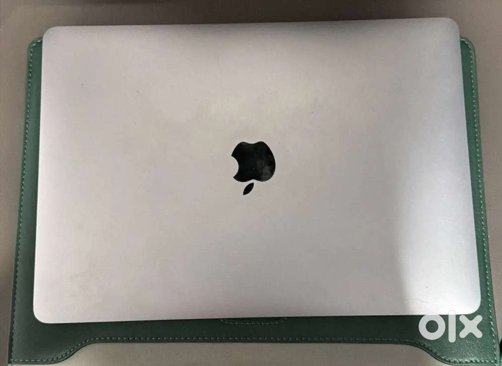 APPLE MACBOOK M1