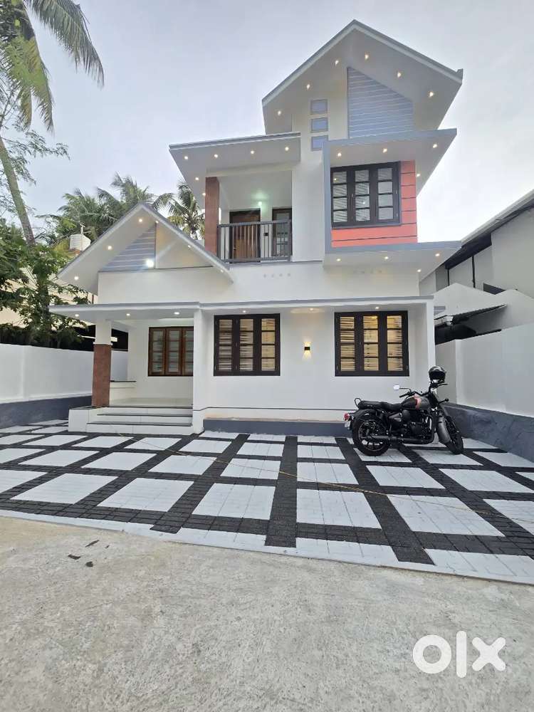 5CENT NEW 4BHK HOUSE KAZHAKKOOTTAM KANIYAPURAM
