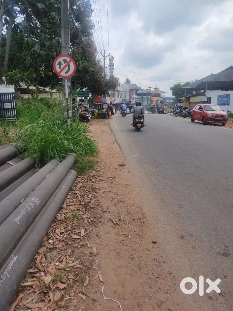 6 Cent land sale in Venjaramood Junction ..Ditect from owner