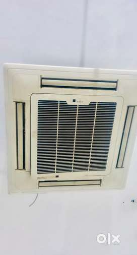 Cassette Ac 2 Ton Napoleon, 3 Indoor & 2 Outdoor.