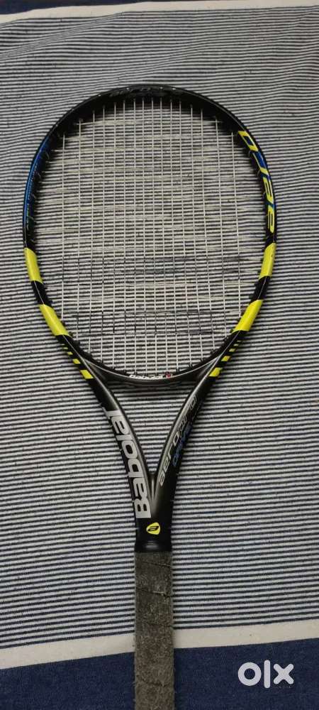 tennis bat