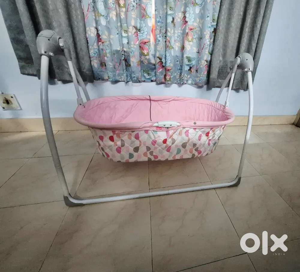 Automatic baby cradle (paalna)