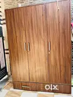King size heavy Wooden Almirah for sale,space issue