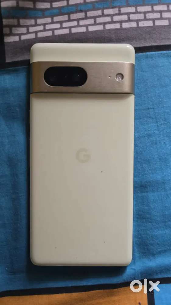 Google pixel 7 lemongrass colour