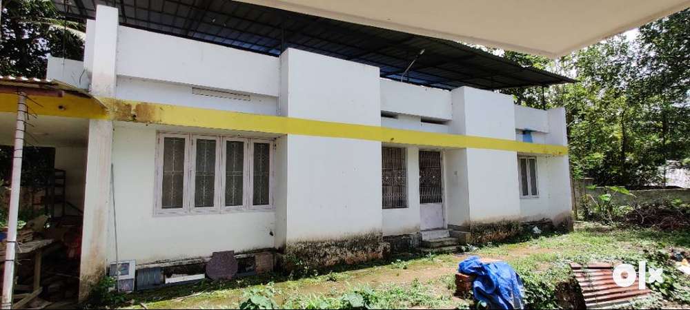 House for rent at Nemom , 200m away from National Highway