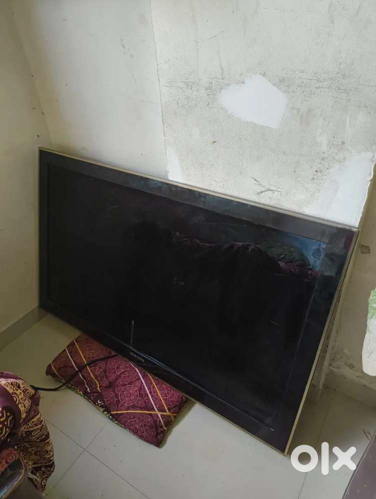 46 inch Samsung TV