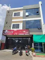 13 rooms furnished + 1200 feet restaurant