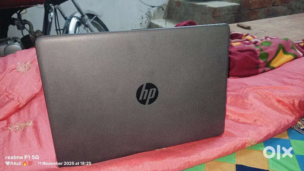HP LAPTOP Top