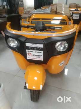 BAJAJ RE CNG