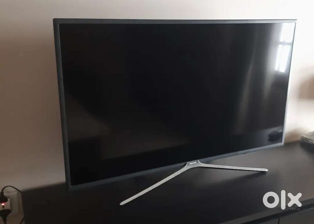 Samsung 43 inch Smart TV full HD ,looks like brand new