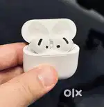 Apple Airpods 4, under warranty