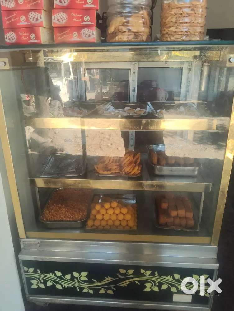 Sweet display counter with Ac