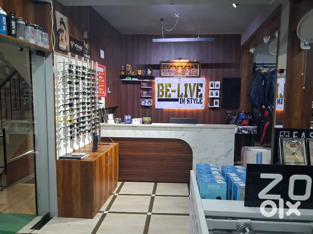 Wanted salesperson for retail garments showroom.