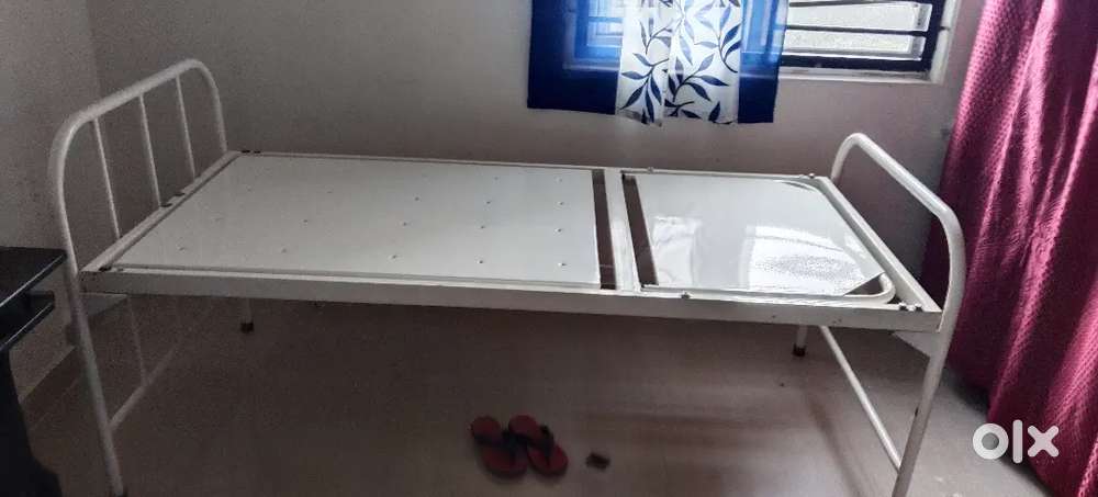 Adjustable Iron Manual Hospital Bed with Side Rails and Foam Mattress