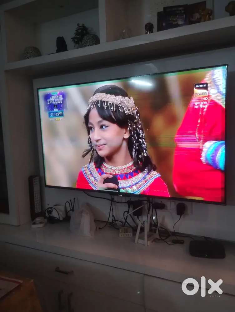 1+ TV  LED title