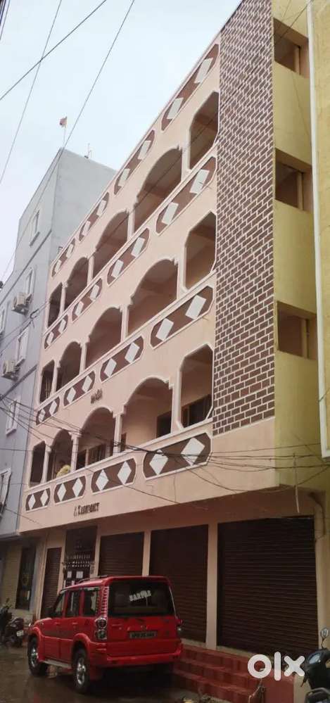 Commercial shutter for Rent