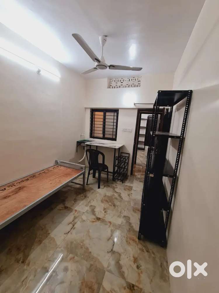 SINGLE ROOM AVAILABLE FOR RENT BOYS AND GIRLS