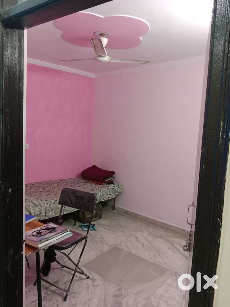 2BHK in 18L Patel nagar