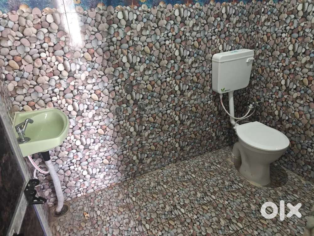 Independent room available & living also