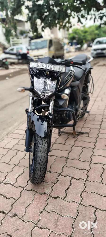 YAMAHA FZS