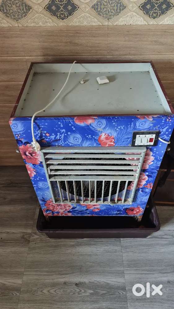 WATER COOLER BEST CONDITION WITH (1 MONTH WARRANTY)