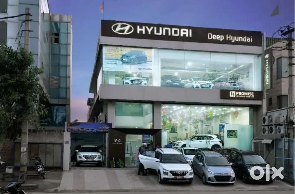 HYUNDAI शोरूम मे आवश्यकता हैं पुरुष और महिला की आवश्यकता हैं