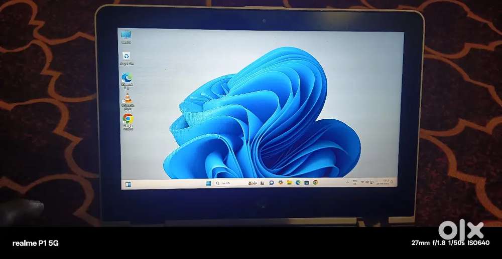 Laptop 360 screen tuch display