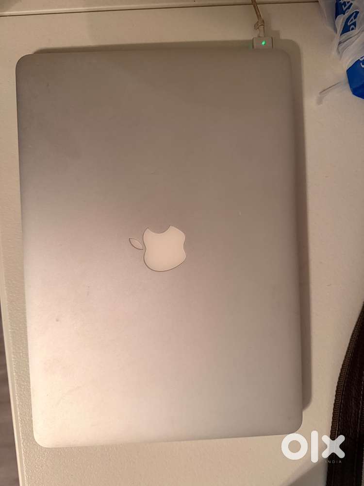 MacBook Air 13-inch – Excellent Condition