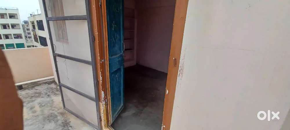 East facing single room for rent