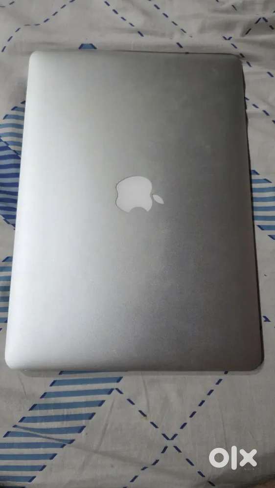 Selling Macbook Air