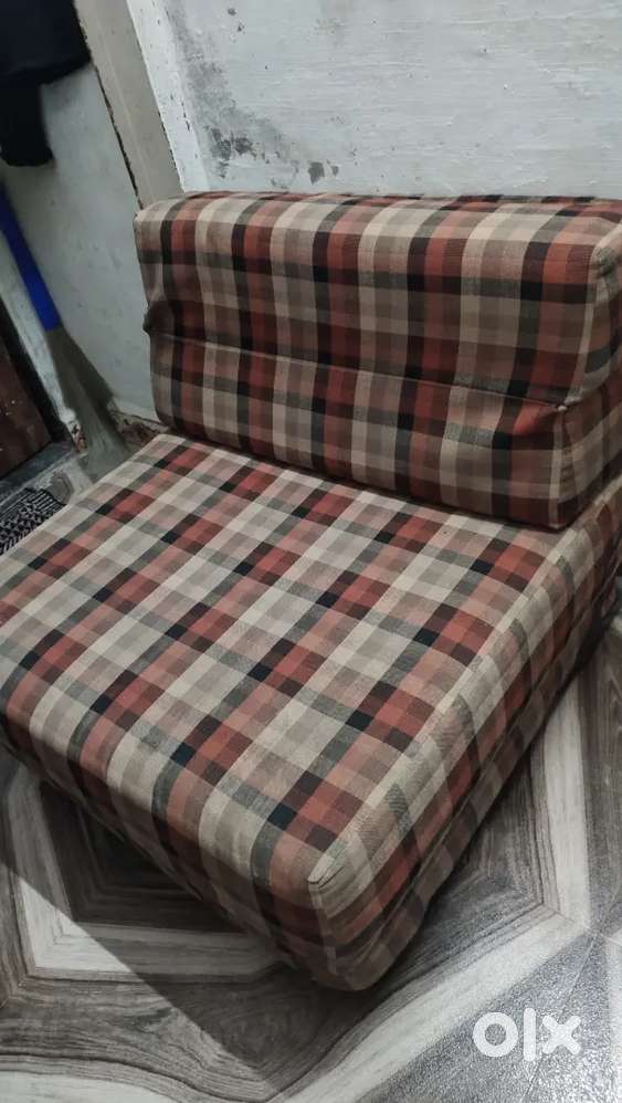 Foldable Sofa, Door & Steel Tank & Plastic Chairs for Sale)