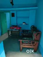 ये रेंट पर्पस के लिए है 2 पर्सन और 2 बच्चे के आराम से रह सकते है ।