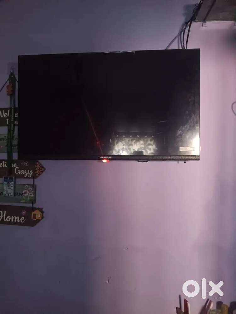 Thomson 32 inches smart TV