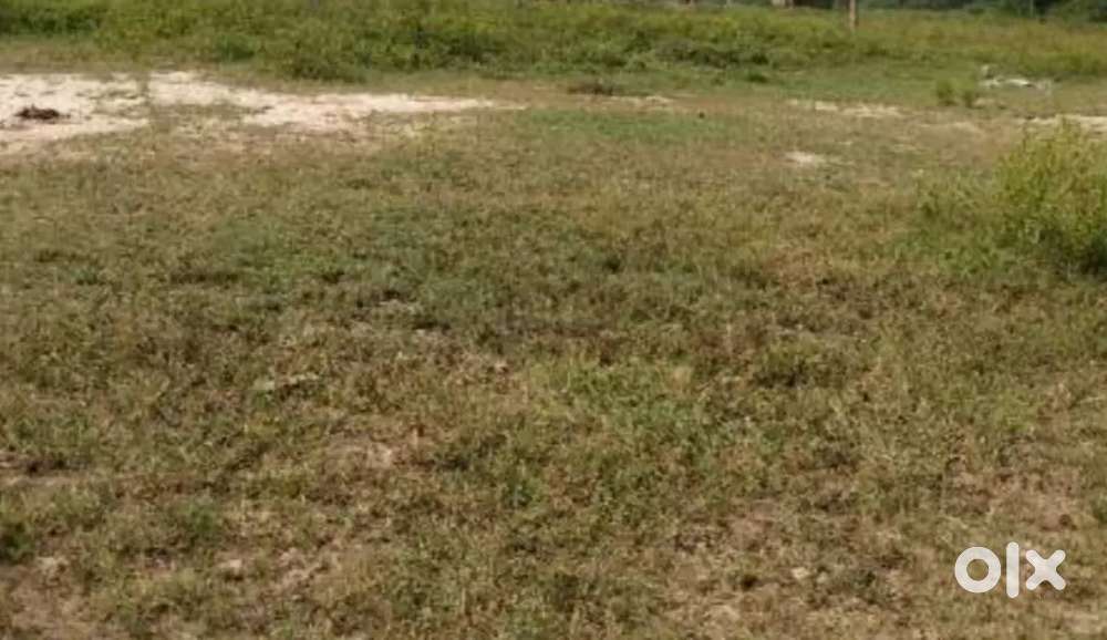 अर्जेंट में खाली पलाट बेचना है 5668 वर्ग फिट है