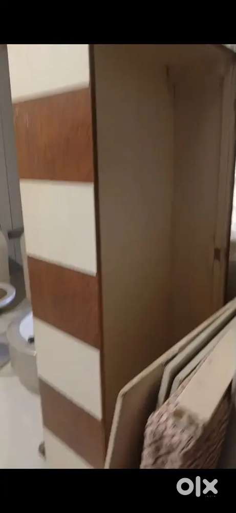 Diwan bed 4*6 with mattres And Diwan bed 3*6 w/o mattress(colour base)